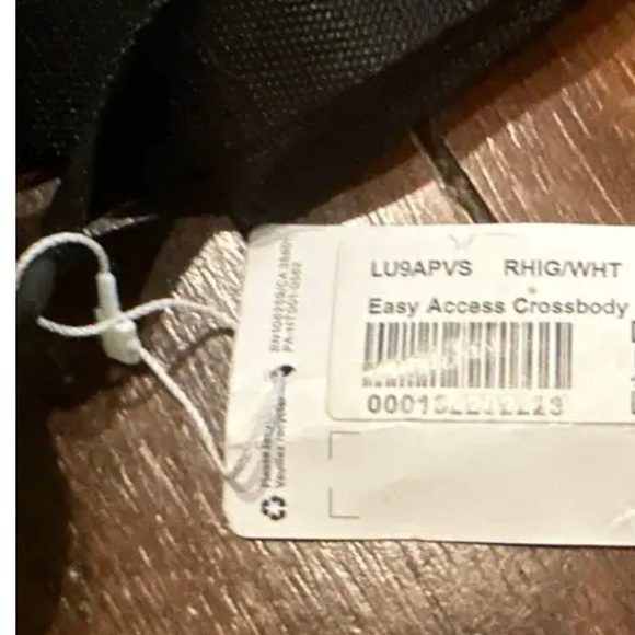 NWT Lululemon NWT Easy Access Crossbody Bag - Rhino Grey/Electric Lemon - Picture 11 of 13